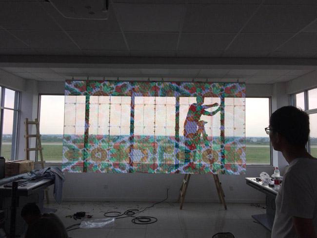 Multi Functional Glass Advertising LED Display Screen For Outdoor Display