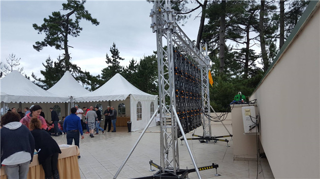 Outdoor SMD LED Display Rental With 576x576mm Die Casting Aluminum Cabinet