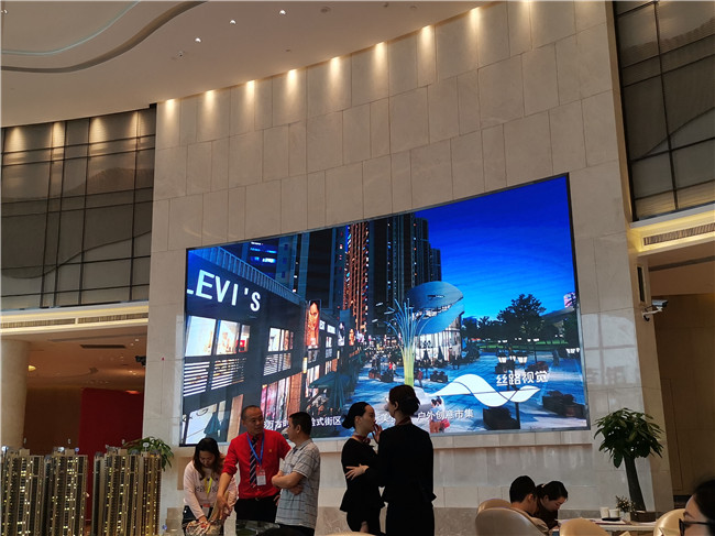 Curved Flexible Indoor Full Color Led Screen , Stage Led Video Wall 3 Years Warranty
